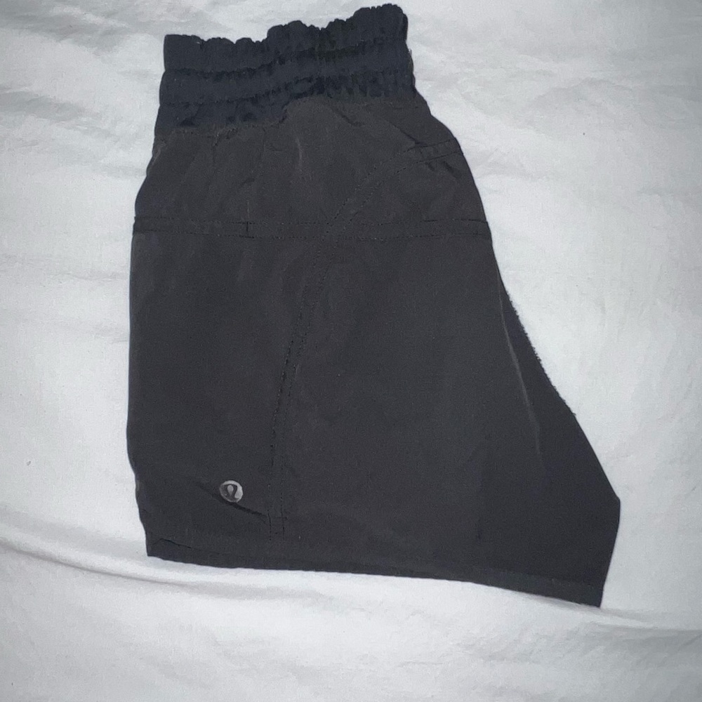 Lululemon track that shorts